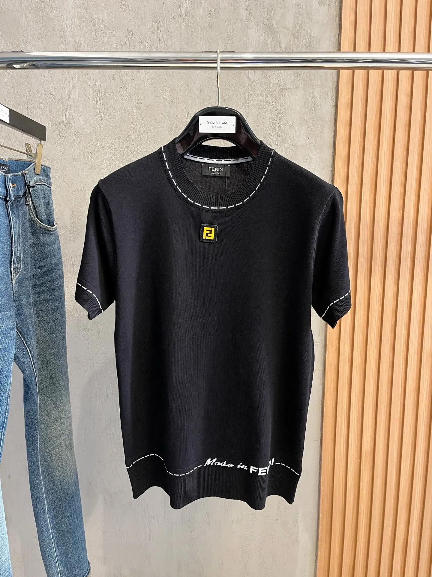 芬迪 2026新款休闲针织短袖翻领Polo 芬迪 2026新款休闲针织短袖翻领Polo