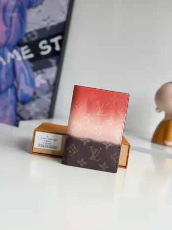 M28009 描摹喷绘护照套 钱夹 高仿LV钱包