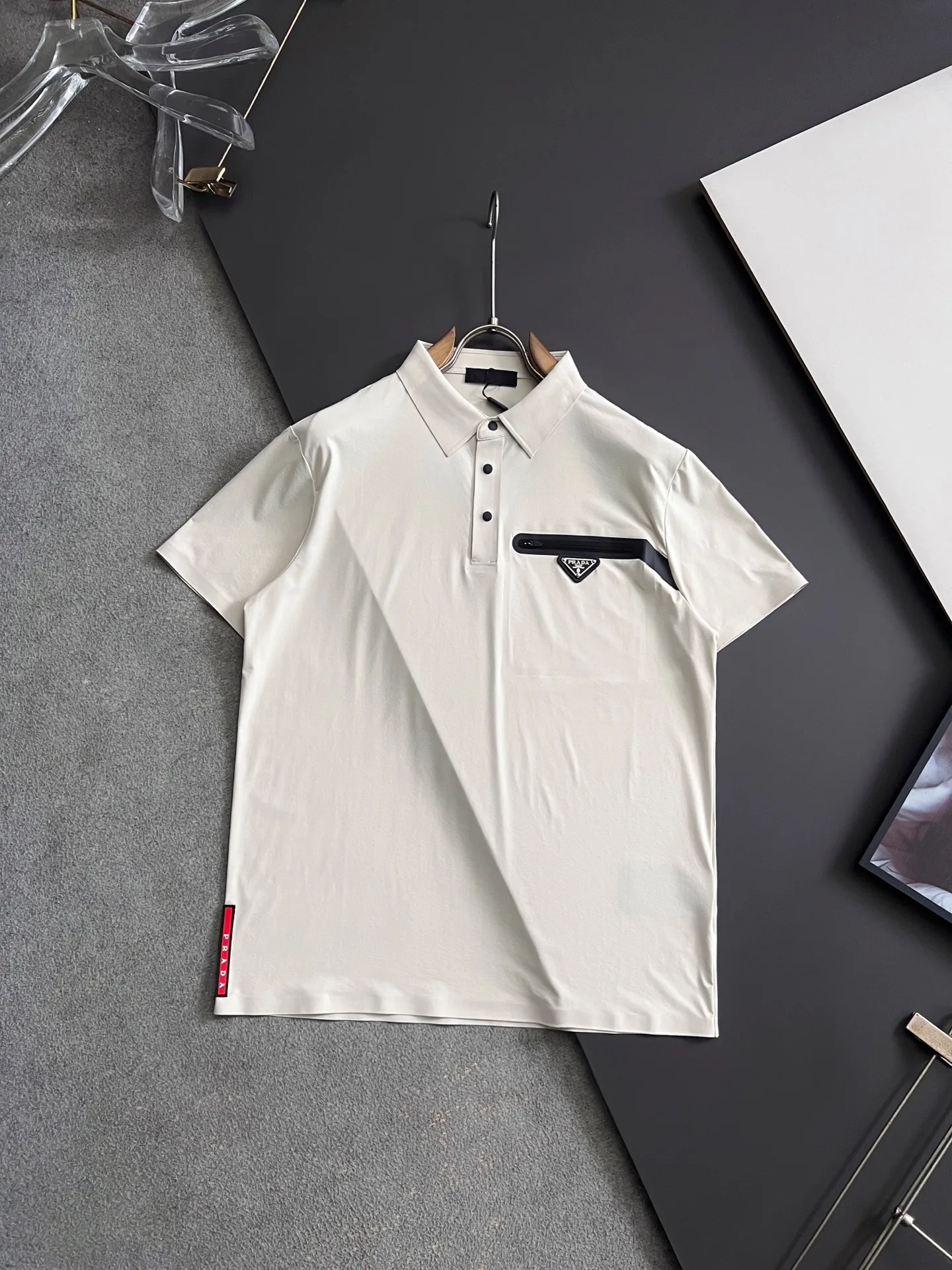 普拉达 夏季男士速干薄料翻领短袖衫