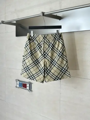 典格纹松紧腰马术贴布绣短裤 高仿巴宝莉短裤/沙滩裤