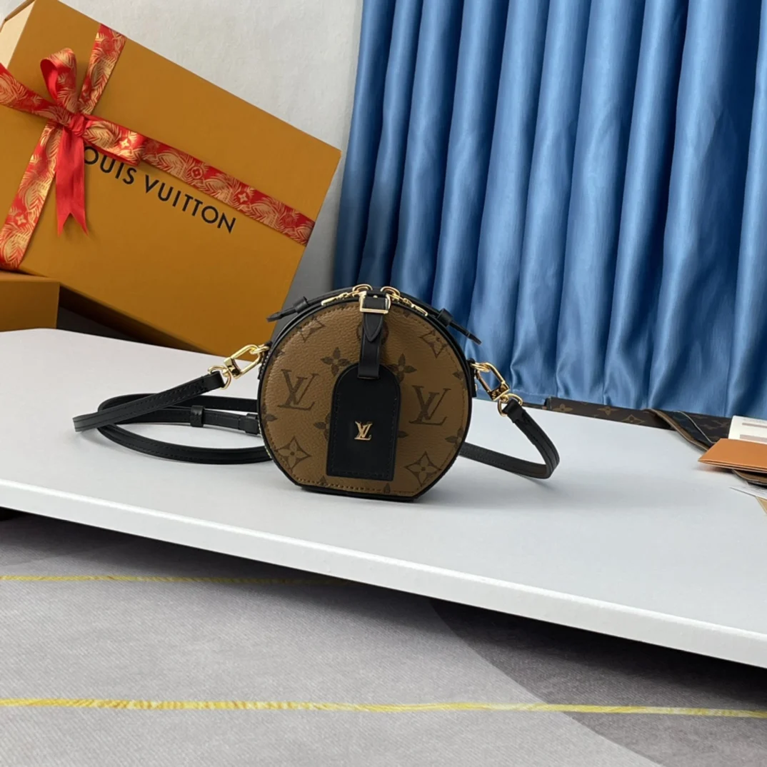 LV M68276  涂层帆布迷你包 女士斜挎包