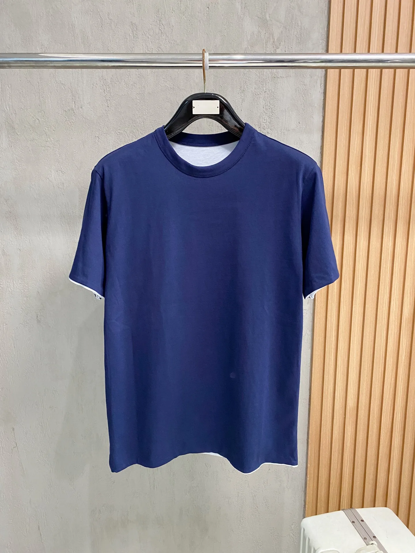 普拉达 新款短袖圆领T恤 普拉达 新款短袖圆领T恤