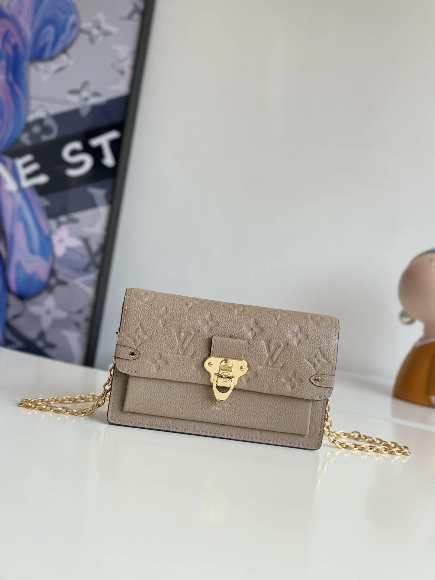 LV M69423 压纹印花手袋 女士斜挎包