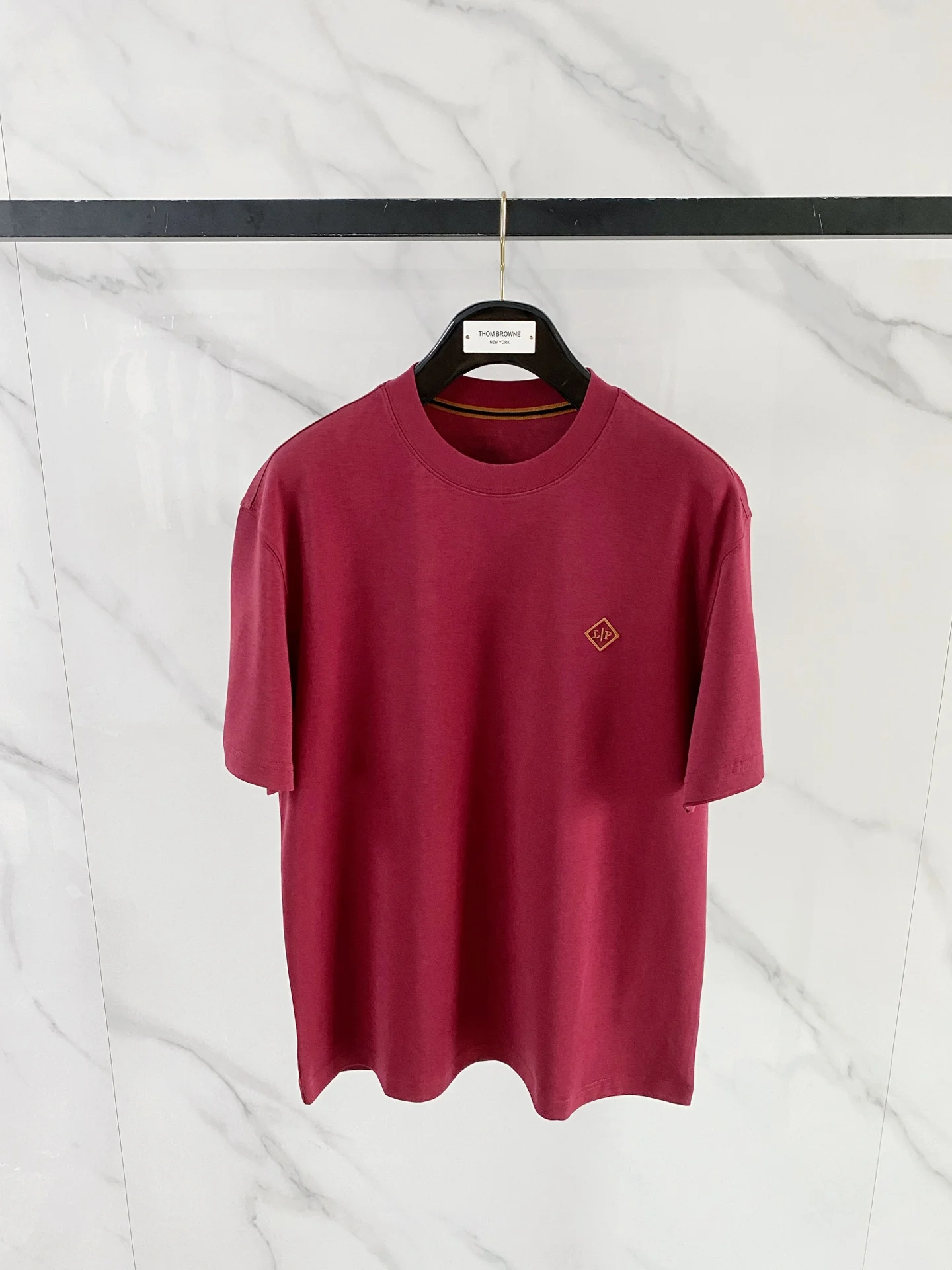 诺悠翩雅 最新款短袖圆领T恤 诺悠翩雅 最新款短袖圆领T恤