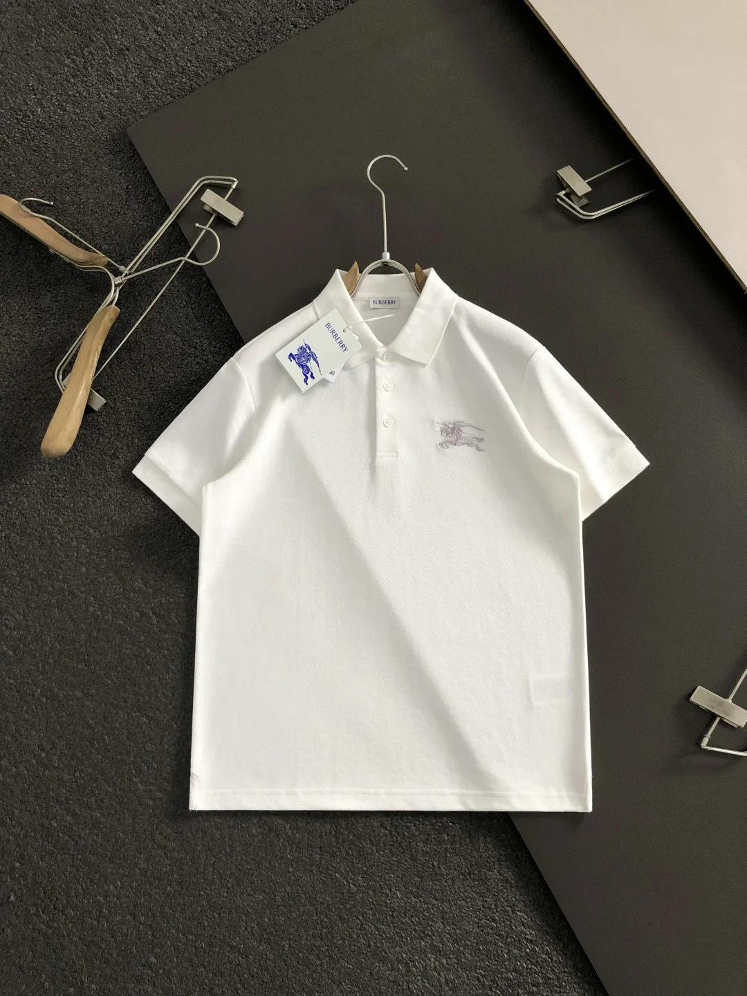 巴宝莉 重工绣珠融合网布印花短袖