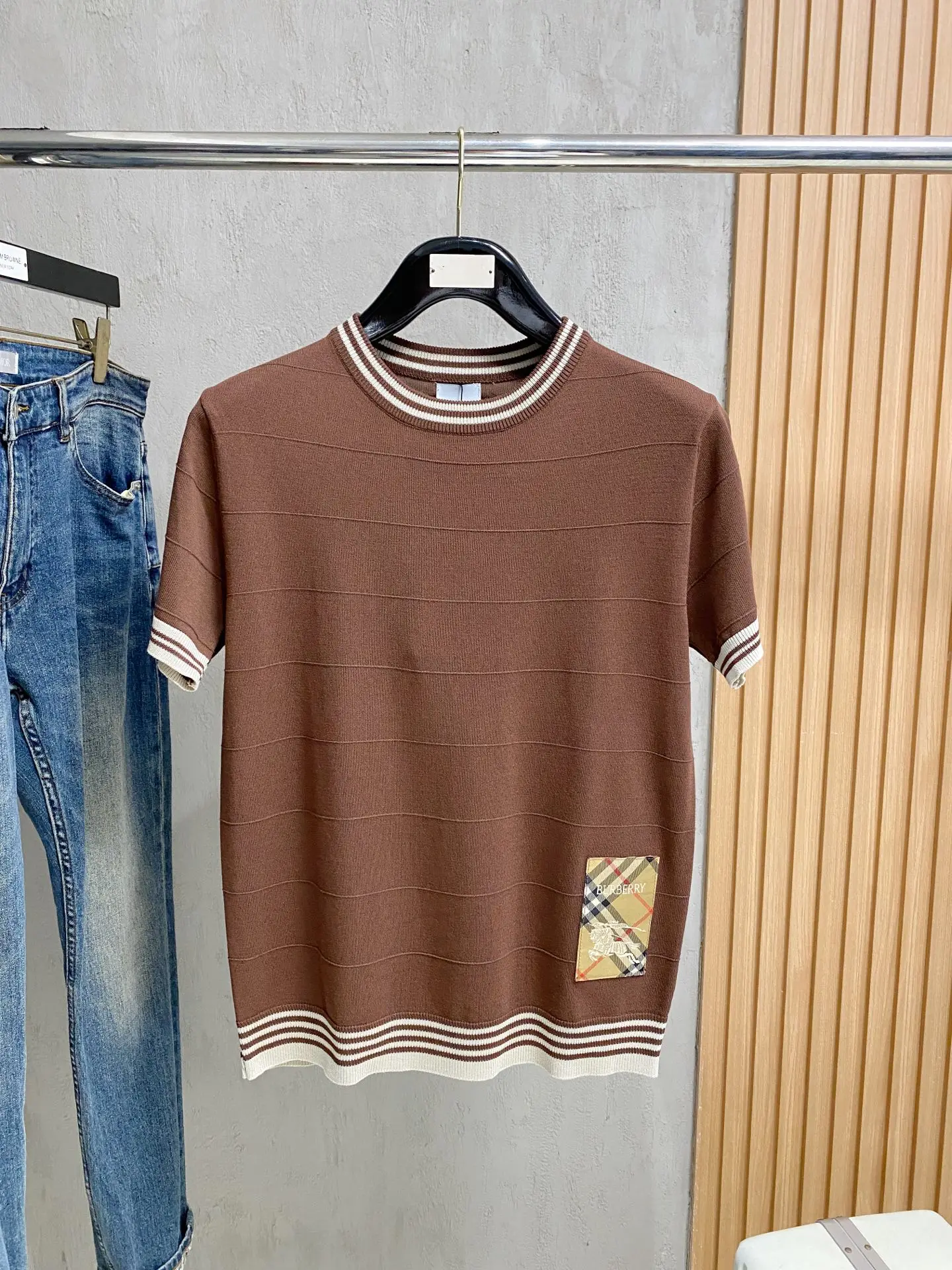 巴宝莉 字母刺绣针织polo短袖 巴宝莉 字母刺绣针织polo短袖