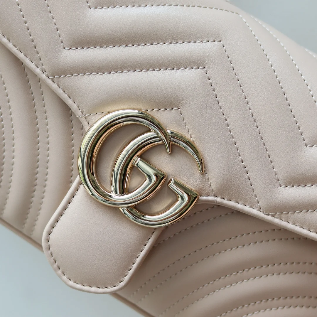 古奇 446744 波浪纹链条包 女士斜挎包 古奇 446744 波浪纹链条包 女士斜挎包