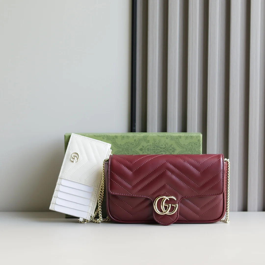 古奇 链条马卡龙克色迷你手袋 女士斜挎包 古奇 链条马卡龙克色迷你手袋 女士斜挎包