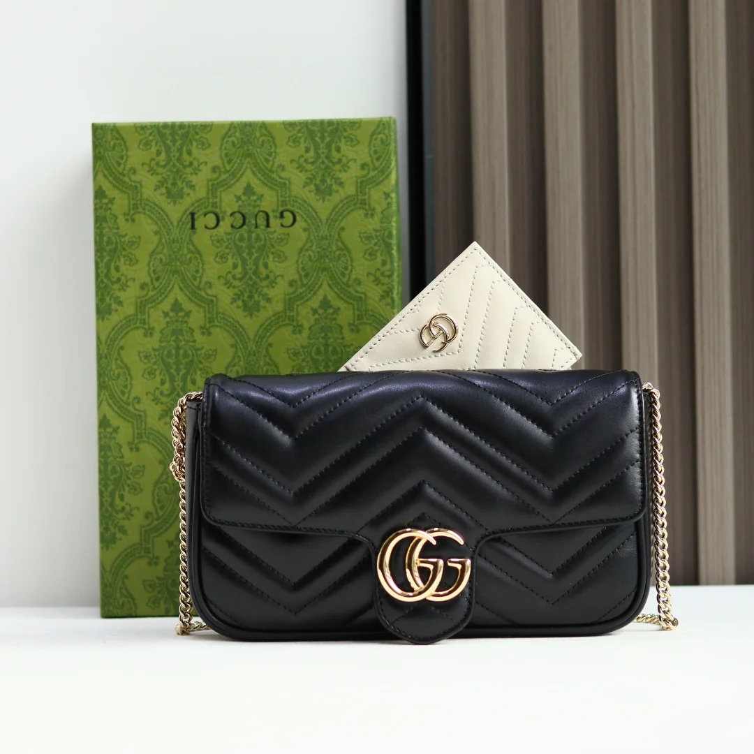 古奇 链条马卡龙克色迷你手袋 女士斜挎包 古奇 链条马卡龙克色迷你手袋 女士斜挎包