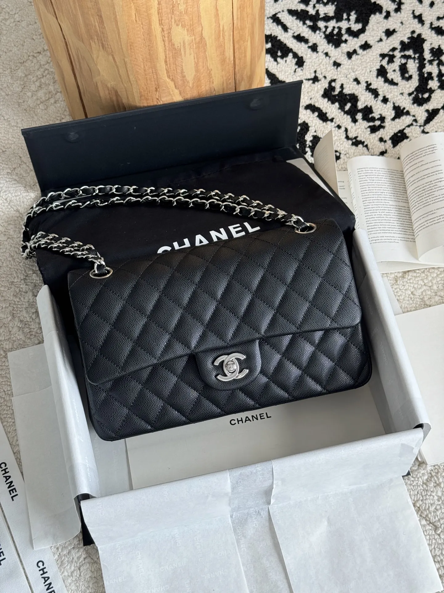 香奈儿 𝟭𝟭𝟭𝟮 鱼子酱小球纹手袋 女士斜挎包 香奈儿 𝟭𝟭𝟭𝟮 鱼子酱小球纹手袋 女士斜挎包