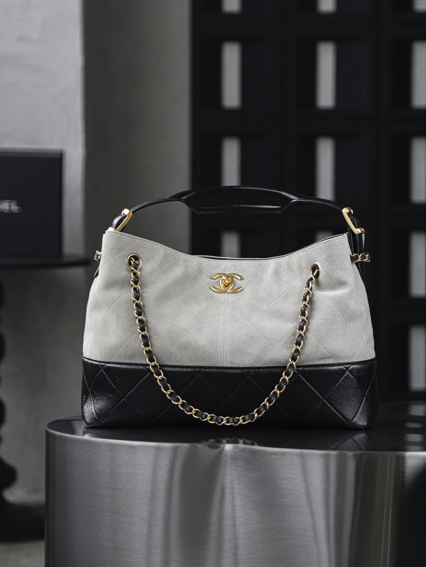 Chanel Suede Color-Block Bag Women s Crossbody Bag Chanel Suede Color-Block Bag Women s Crossbody Bag