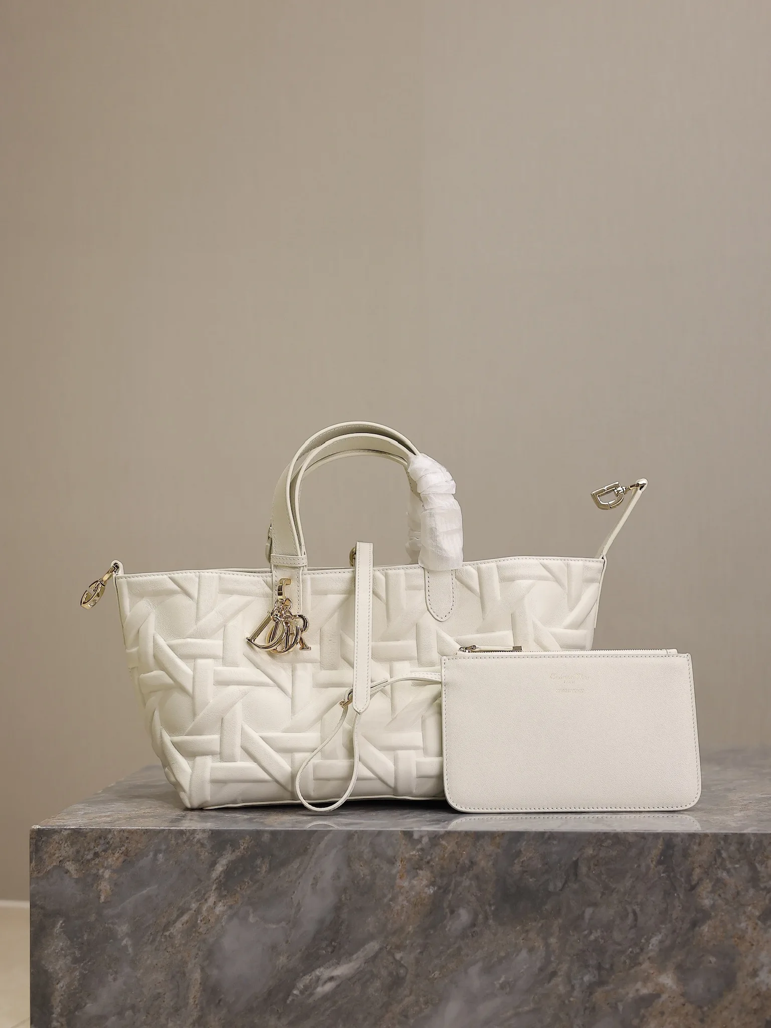 Dior 1188 White Embossed Diamond Pattern Women s Shoulder Bag