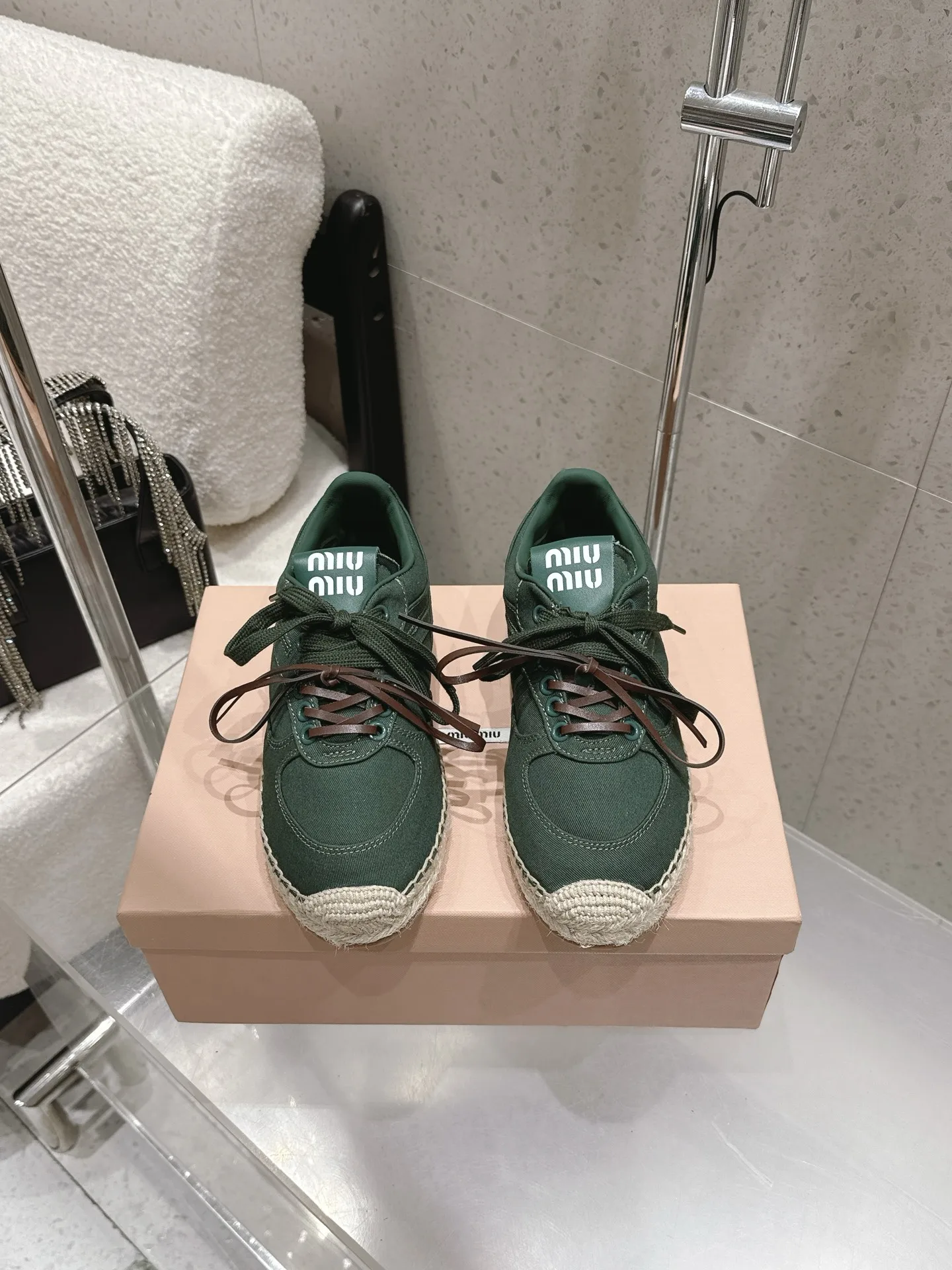 MIU MIU Spring and summer latest style straw-soled training shoes fisherman shoes fisherman shoes MIU MIU Spring and summer latest style straw-soled training shoes fisherman shoes fisherman shoes
