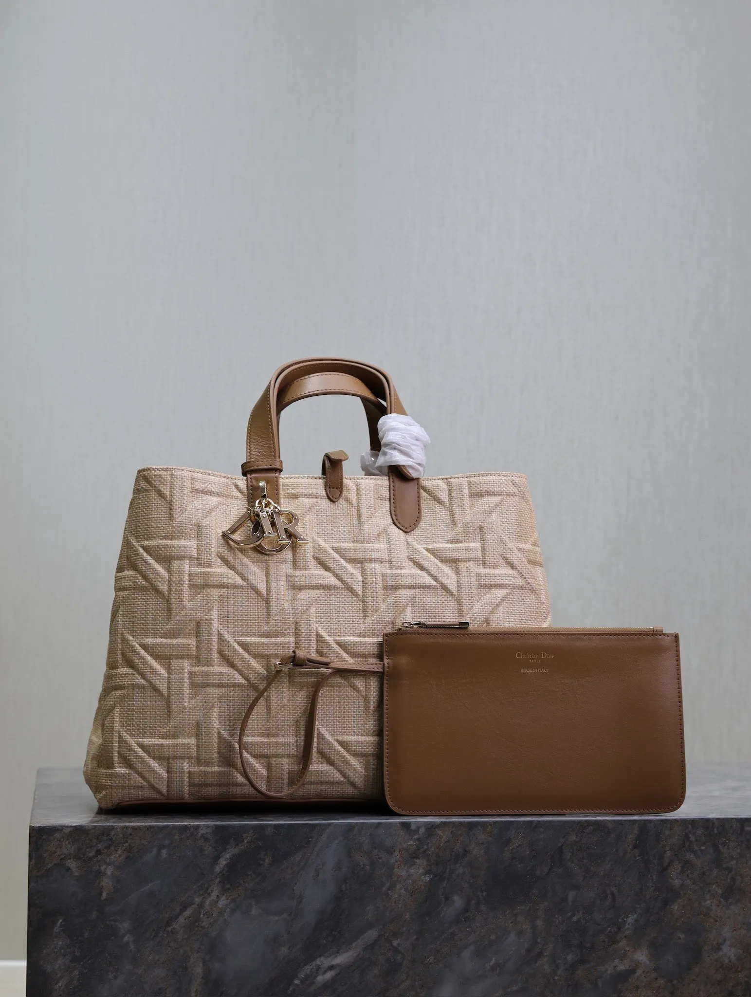 Dior 1188 Lafite straw quilted casual handbag women s shoulder bag Dior 1188 Lafite straw quilted casual handbag women s shoulder bag