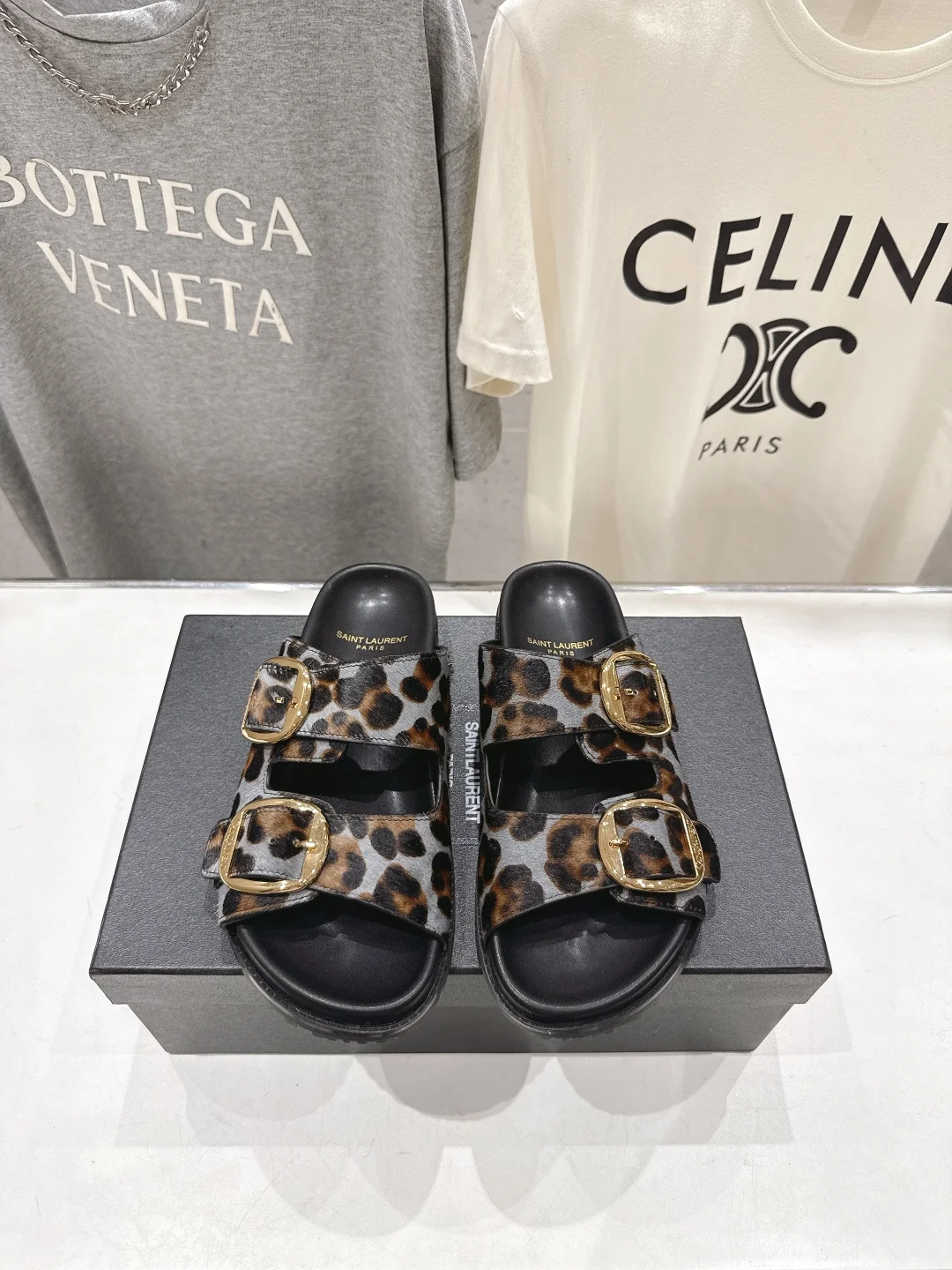 SAINT LAURENT Summer New Double-Breasted Flat Beach Slippers Women s Slippers SAINT LAURENT Summer New Double-Breasted Flat Beach Slippers Women s Slippers