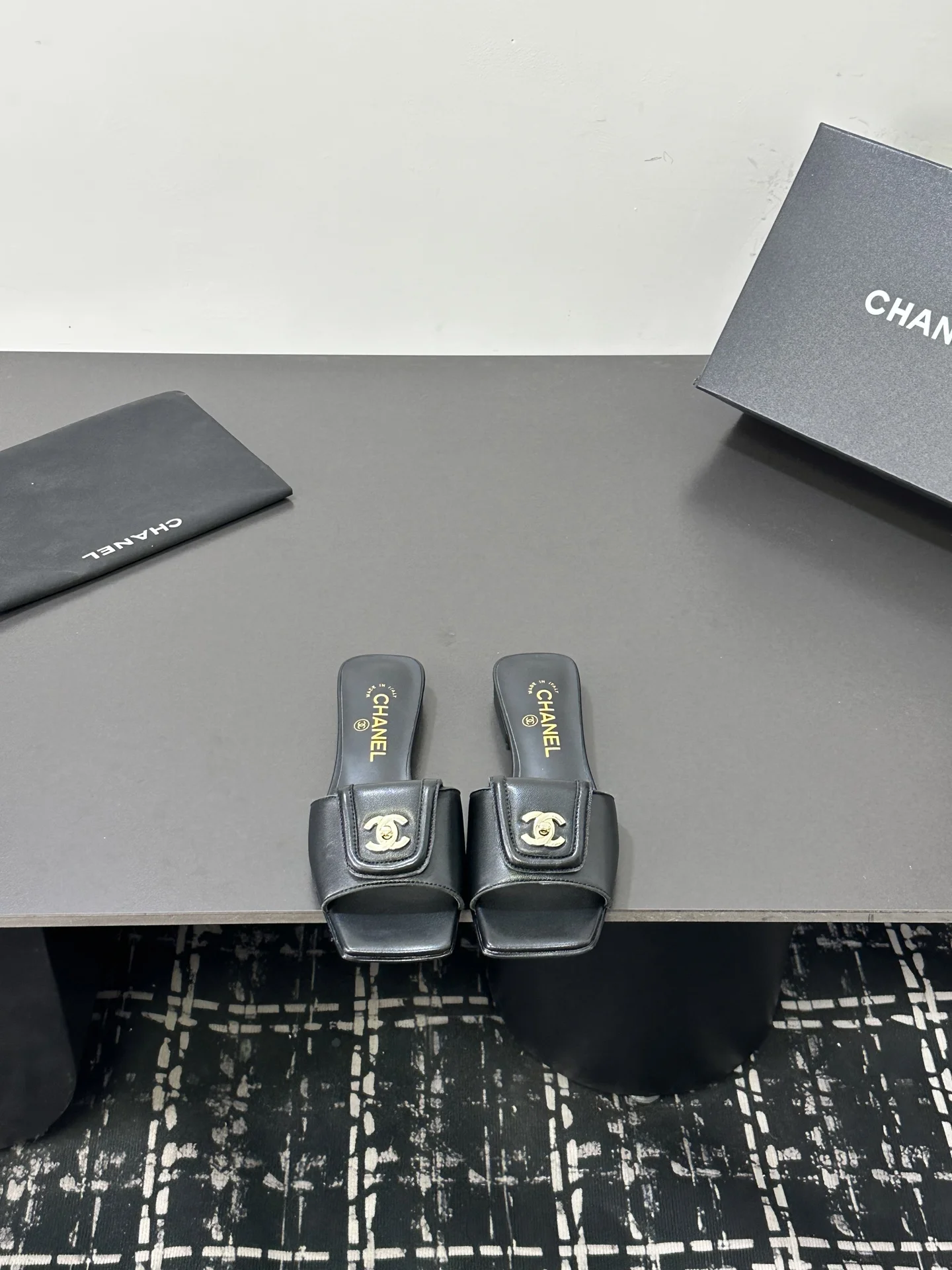 Chanel Imported cowhide sandals women s slippers