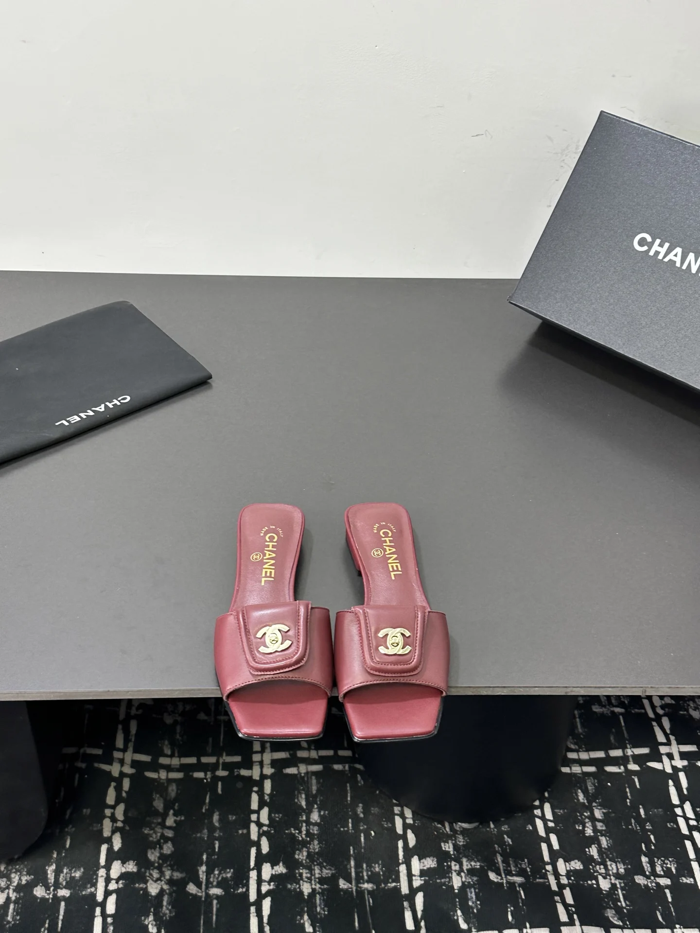 Chanel Imported cowhide sandals women s slippers