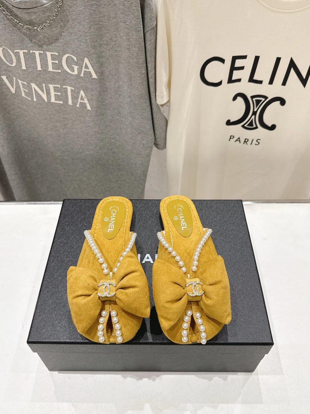 Chanel Summer New Pearl Bow Flat Slippers Women s Flat Slippers Chanel Summer New Pearl Bow Flat Slippers Women s Flat Slippers