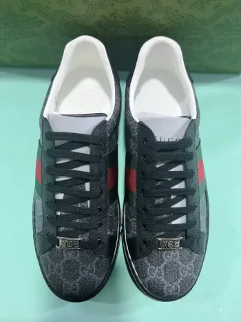 Couple s embroidered canvas white shoes Replica Gucci Mens Casual and Sneakers