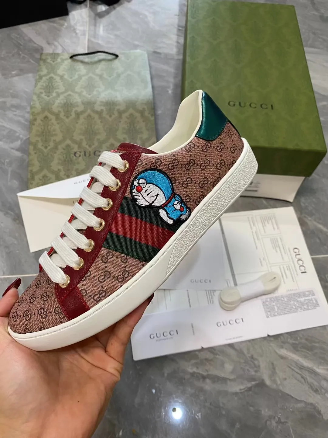 Gucci Couple s embroidered canvas white shoes