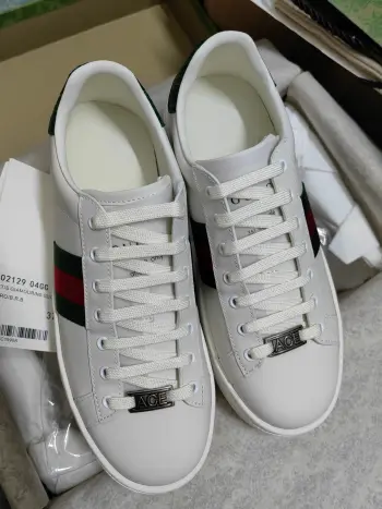 Couple s embroidered canvas white shoes Replica Gucci Mens Casual and Sneakers