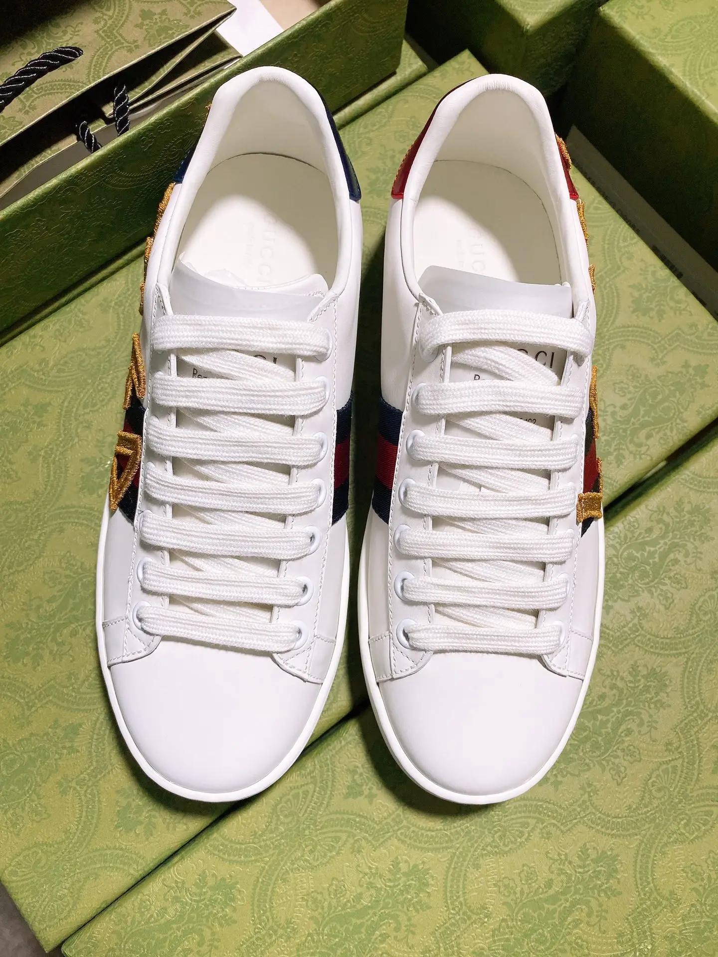 Gucci Couple s embroidered canvas white shoes