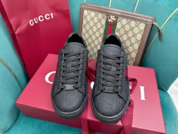 Couple s embroidered canvas white shoes Replica Gucci Mens Casual and Sneakers