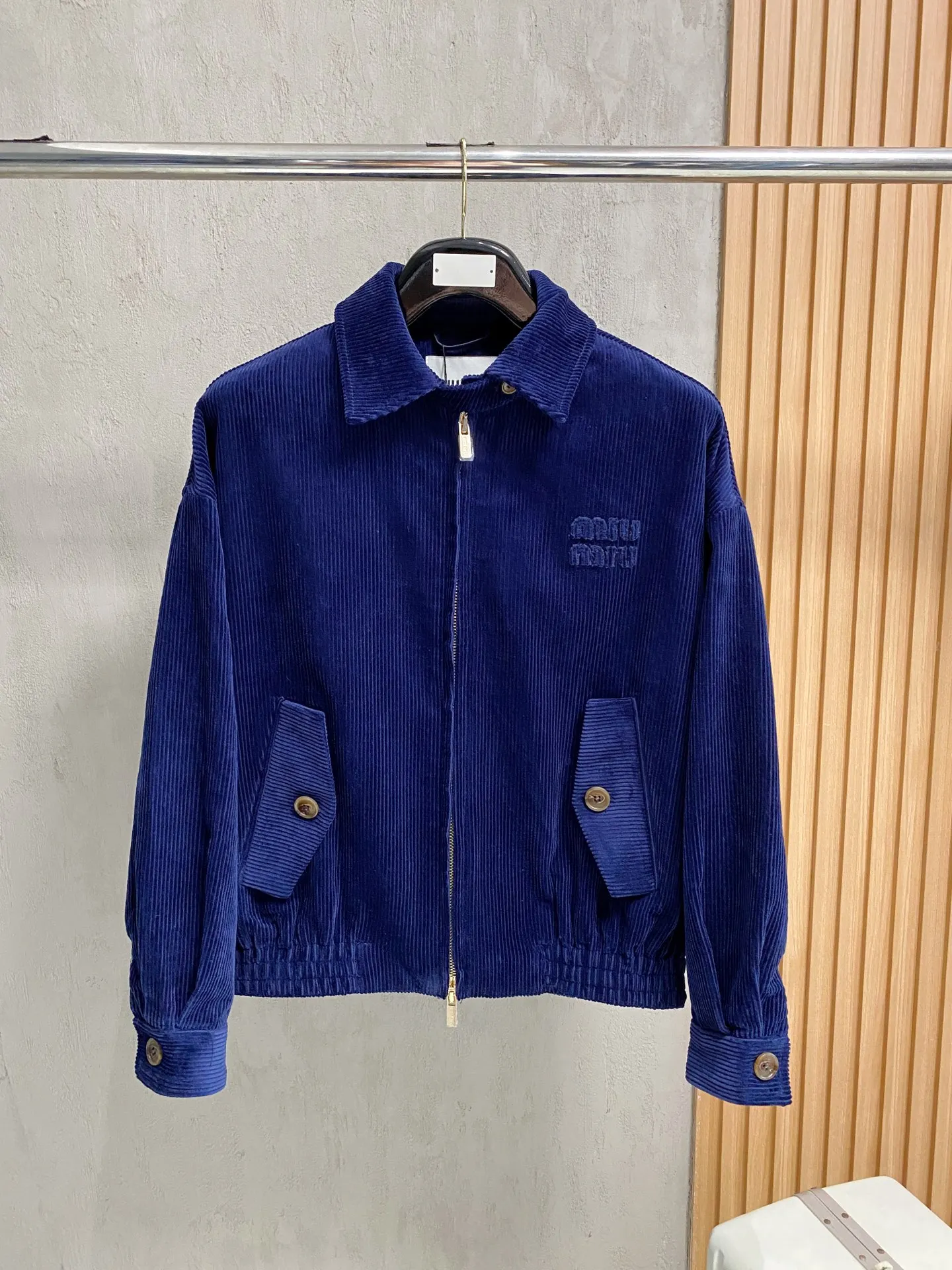 MIU MIU The most beautiful corduroy collar jacket.