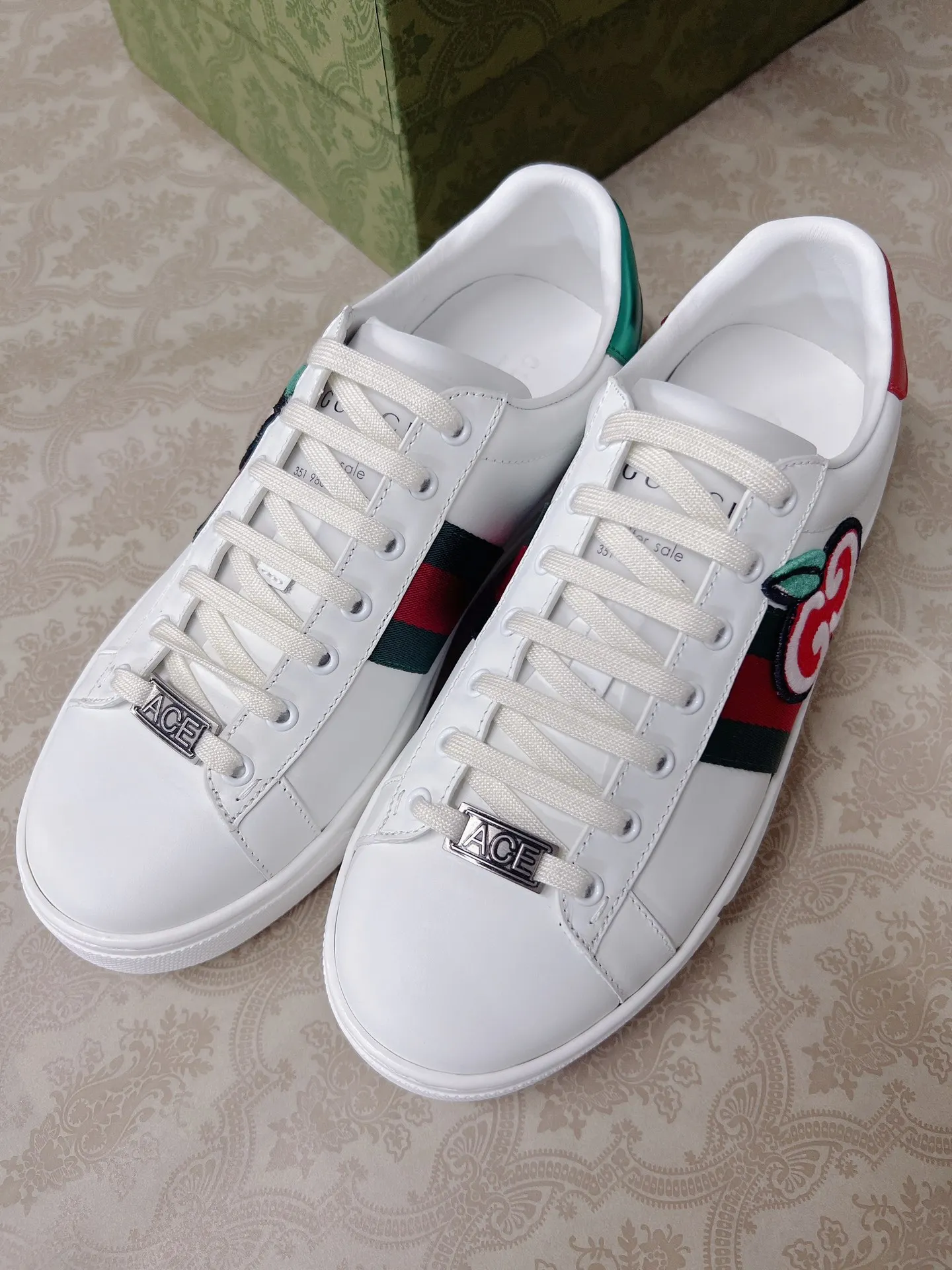 Gucci Couple s embroidered canvas white shoes