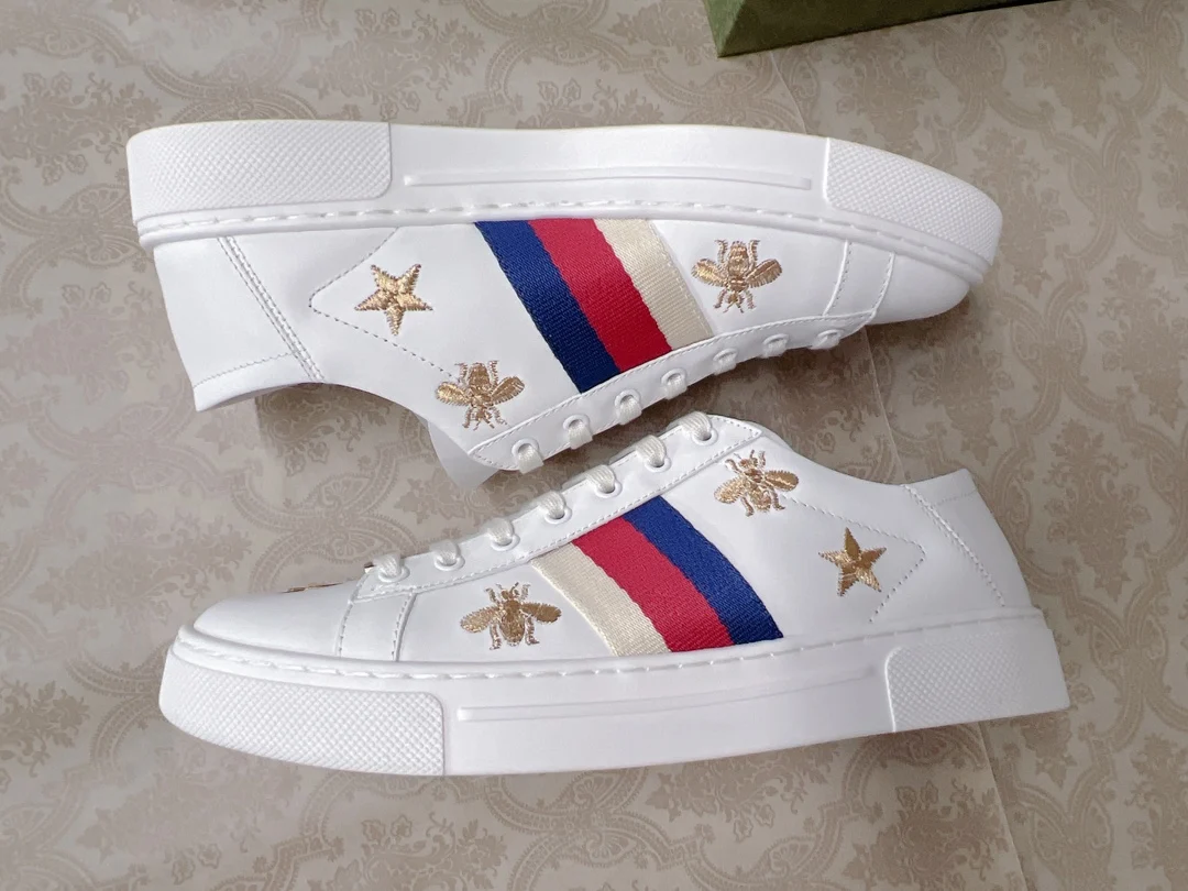 Gucci Couple s embroidered canvas white shoes