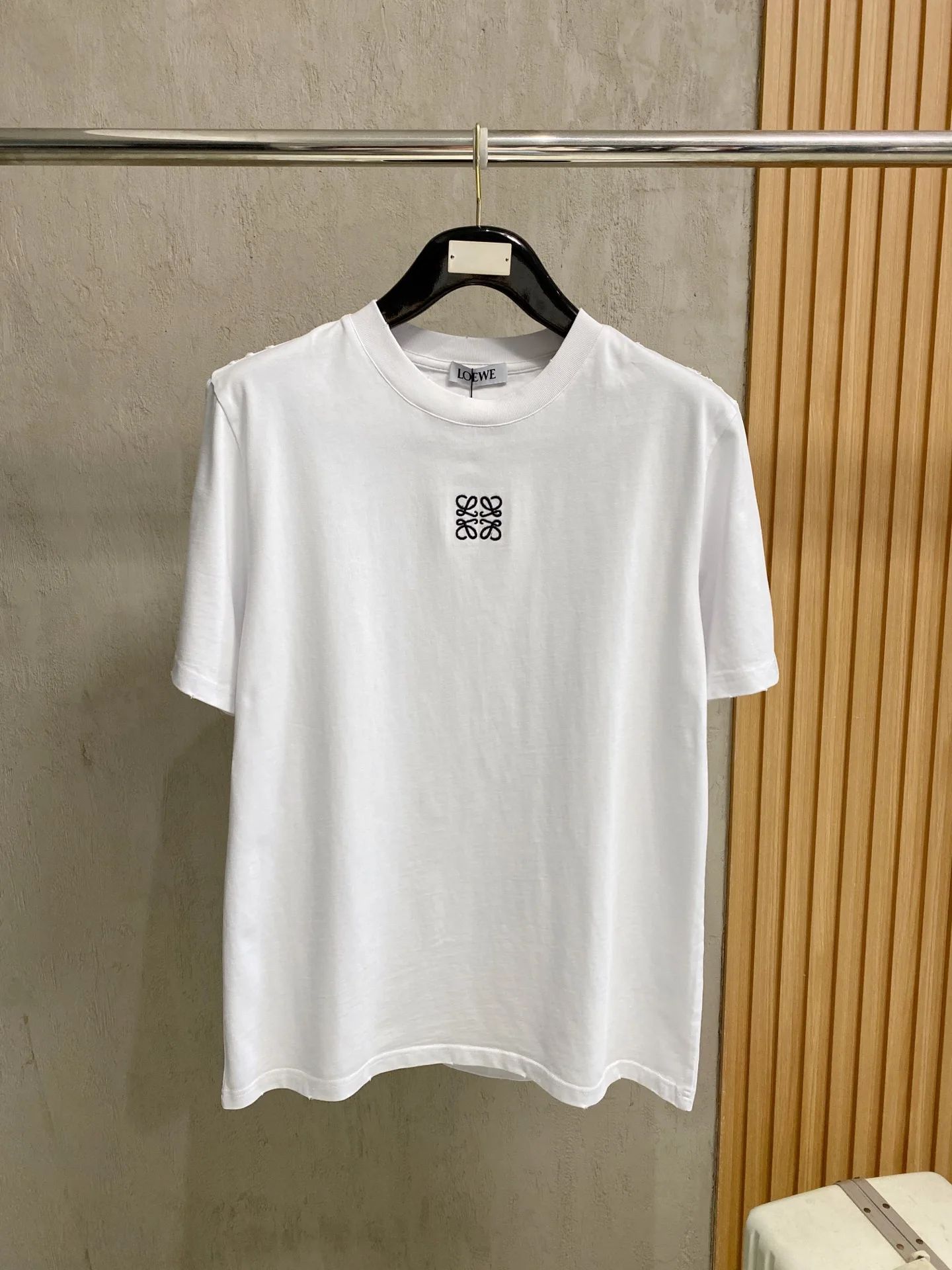 Loewe Latest short-sleeve round-neck T-shirt Loewe Latest short-sleeve round-neck T-shirt