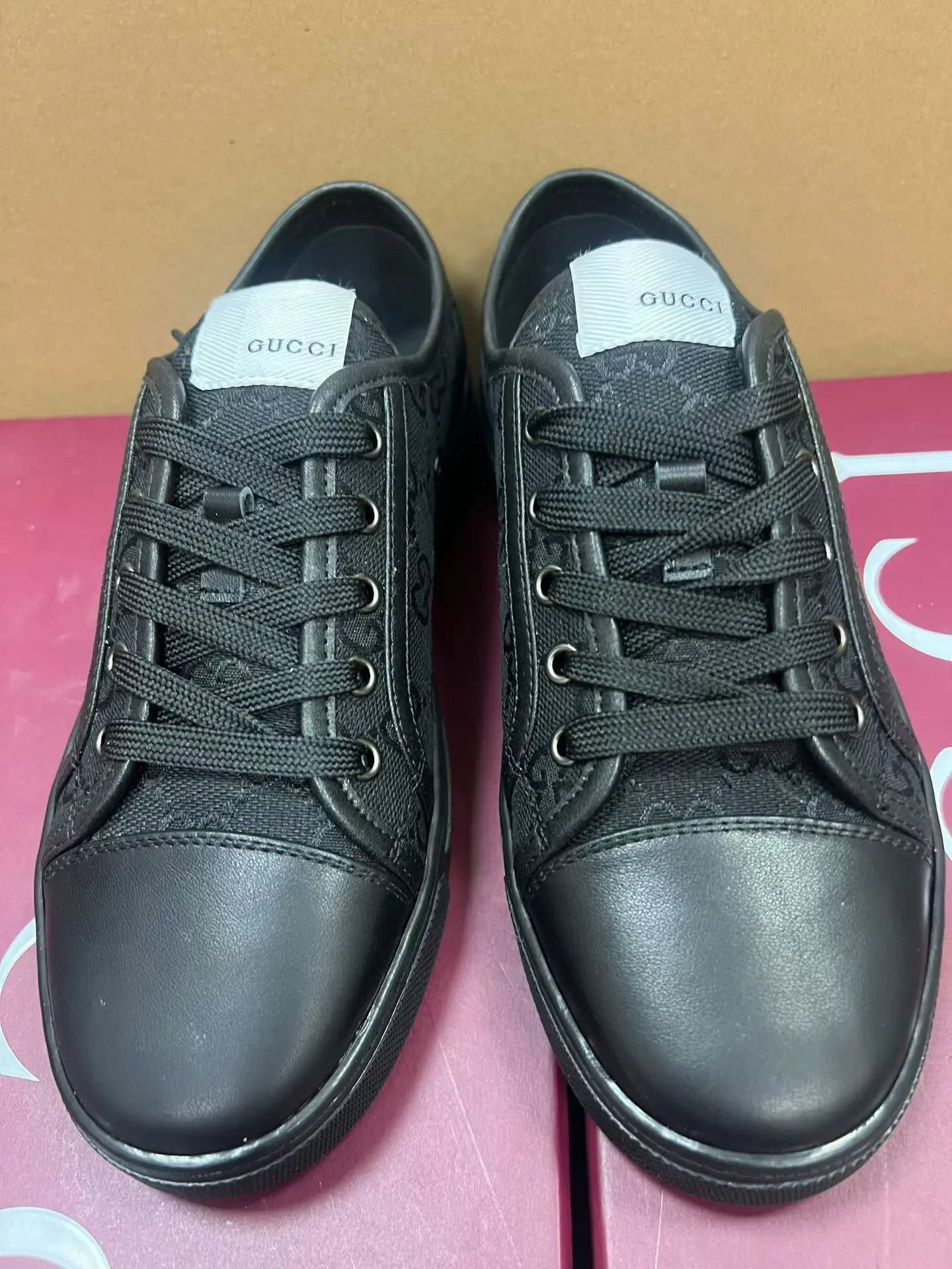 Gucci Couple s embroidered canvas white shoes