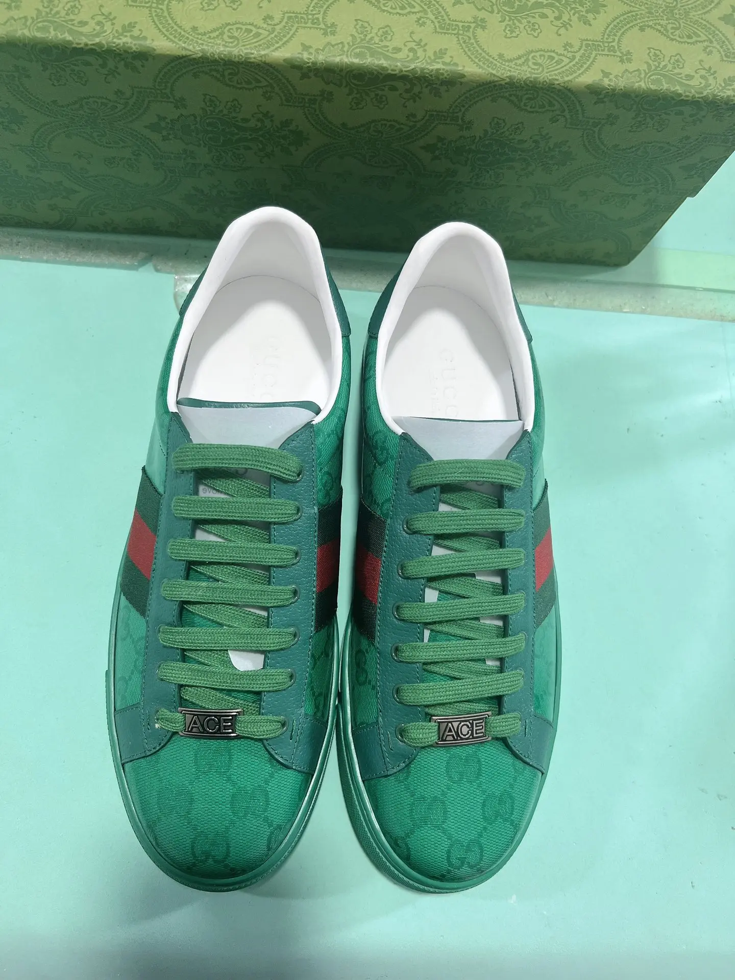 Gucci Couple s embroidered canvas white shoes Gucci Couple s embroidered canvas white shoes