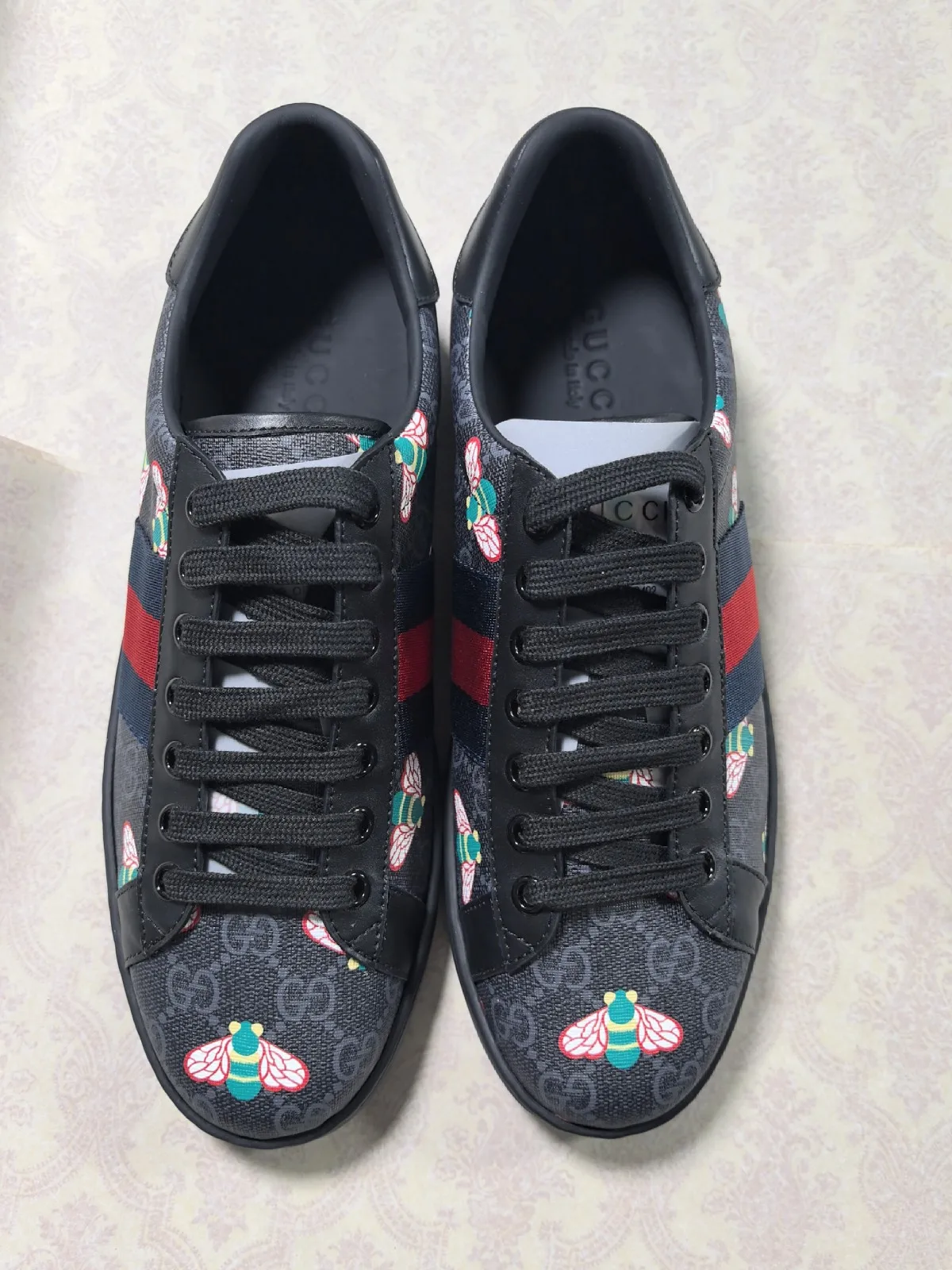 Gucci Couple s embroidered canvas white shoes Gucci Couple s embroidered canvas white shoes