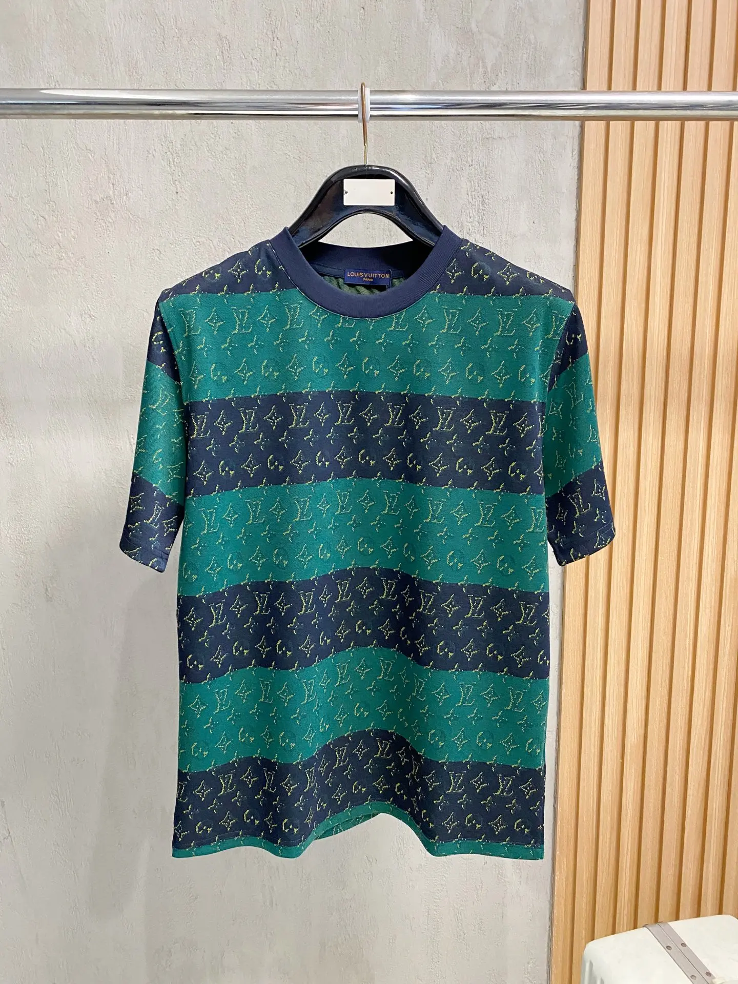 Louis Vuitton Spring and summer new jacquard knitted short sleeve Louis Vuitton Spring and summer new jacquard knitted short sleeve