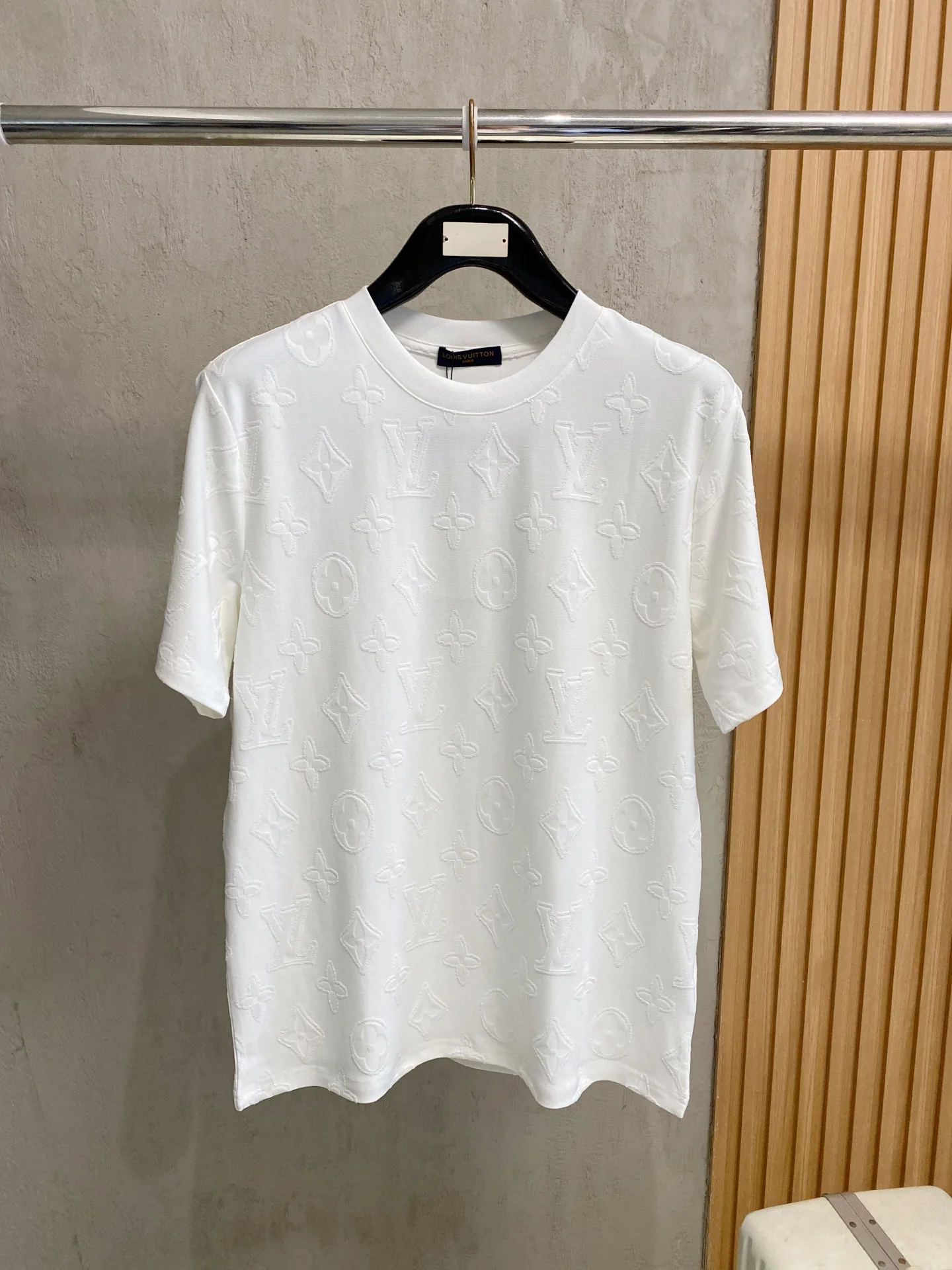 Louis Vuitton Spring and summer new unisex short-sleeve T-shirts Louis Vuitton Spring and summer new unisex short-sleeve T-shirts