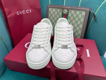 Couple s embroidered canvas white shoes Replica Gucci Mens Casual and Sneakers