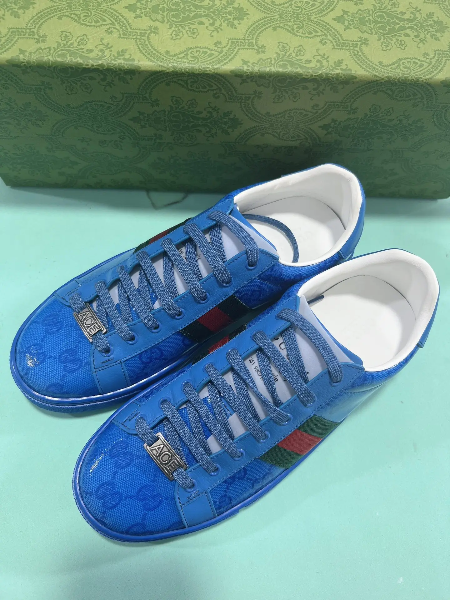 Gucci Couple s embroidered canvas white shoes Gucci Couple s embroidered canvas white shoes
