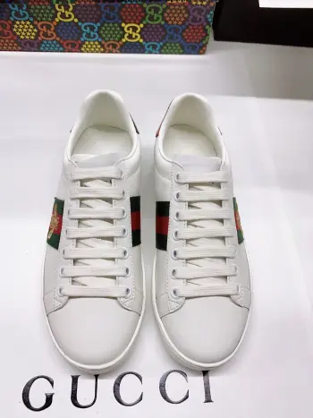 Couple s embroidered canvas white shoes Replica Gucci Mens Casual and Sneakers