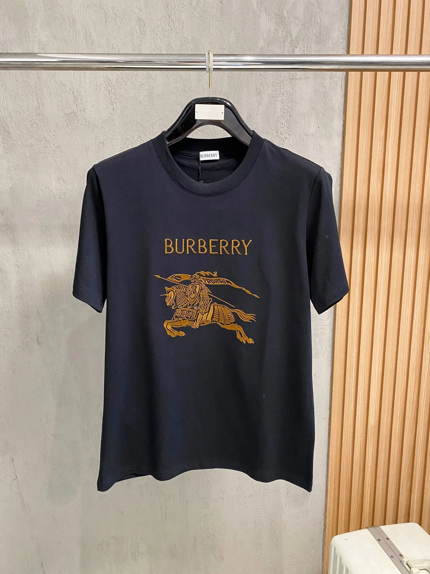 Burberry Equestrian Knight Embroidered Cotton Knit Round Neck Short Sleeve T-Shirt