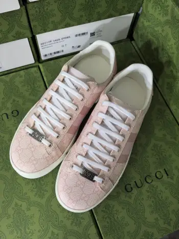 Couple s embroidered canvas white shoes Replica Gucci Mens Casual and Sneakers