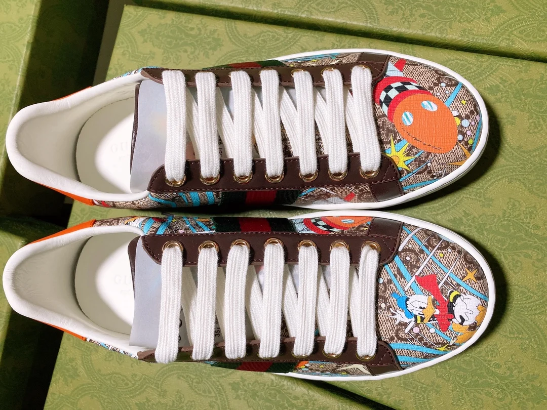 Gucci Couple s embroidered canvas white shoes Gucci Couple s embroidered canvas white shoes