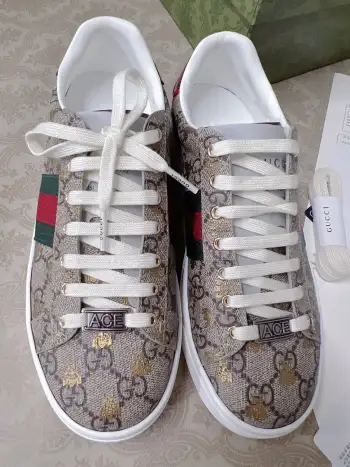 Couple s embroidered canvas white shoes Replica Gucci Mens Casual and Sneakers