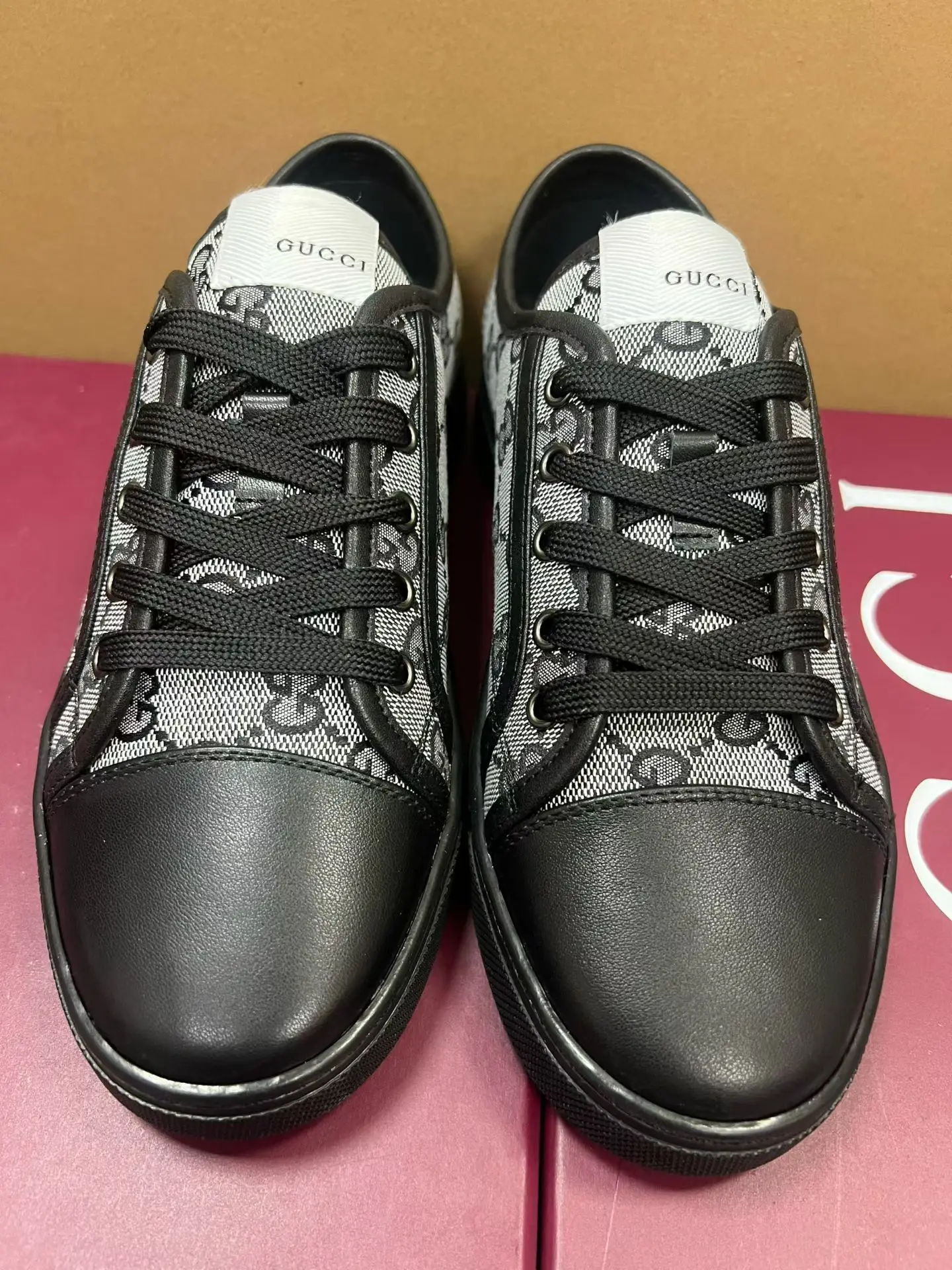 Gucci Couple s embroidered canvas white shoes