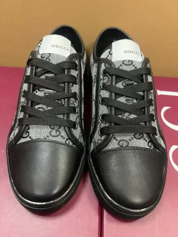 Couple s embroidered canvas white shoes Replica Gucci Mens Casual and Sneakers