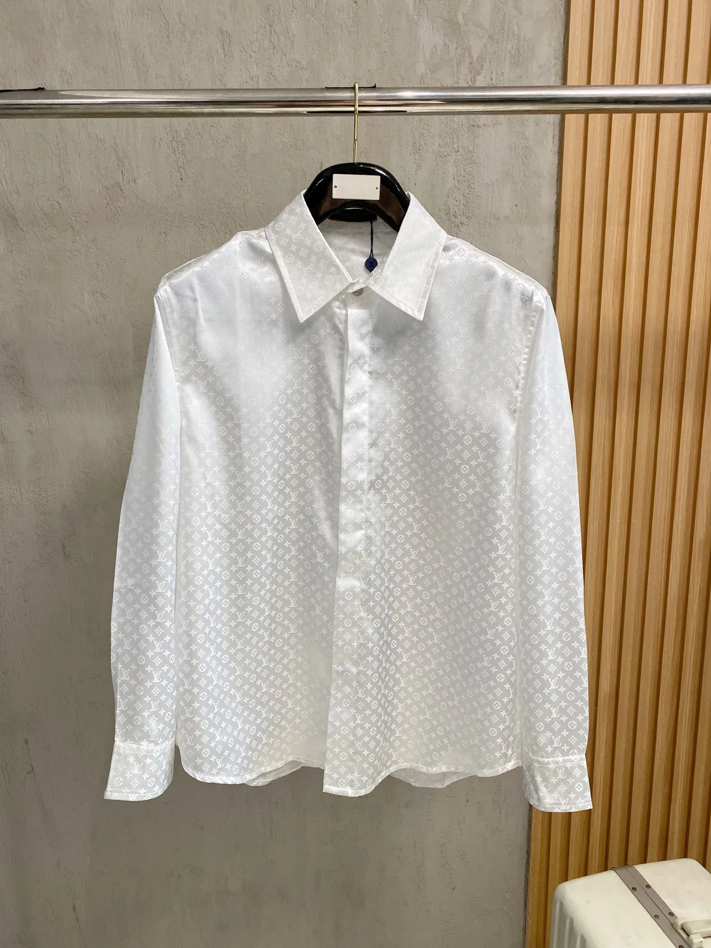 Louis Vuitton Donkey Brand Original Men s High-End Fashion Long Sleeve Shirt Louis Vuitton Donkey Brand Original Men s High-End Fashion Long Sleeve Shirt