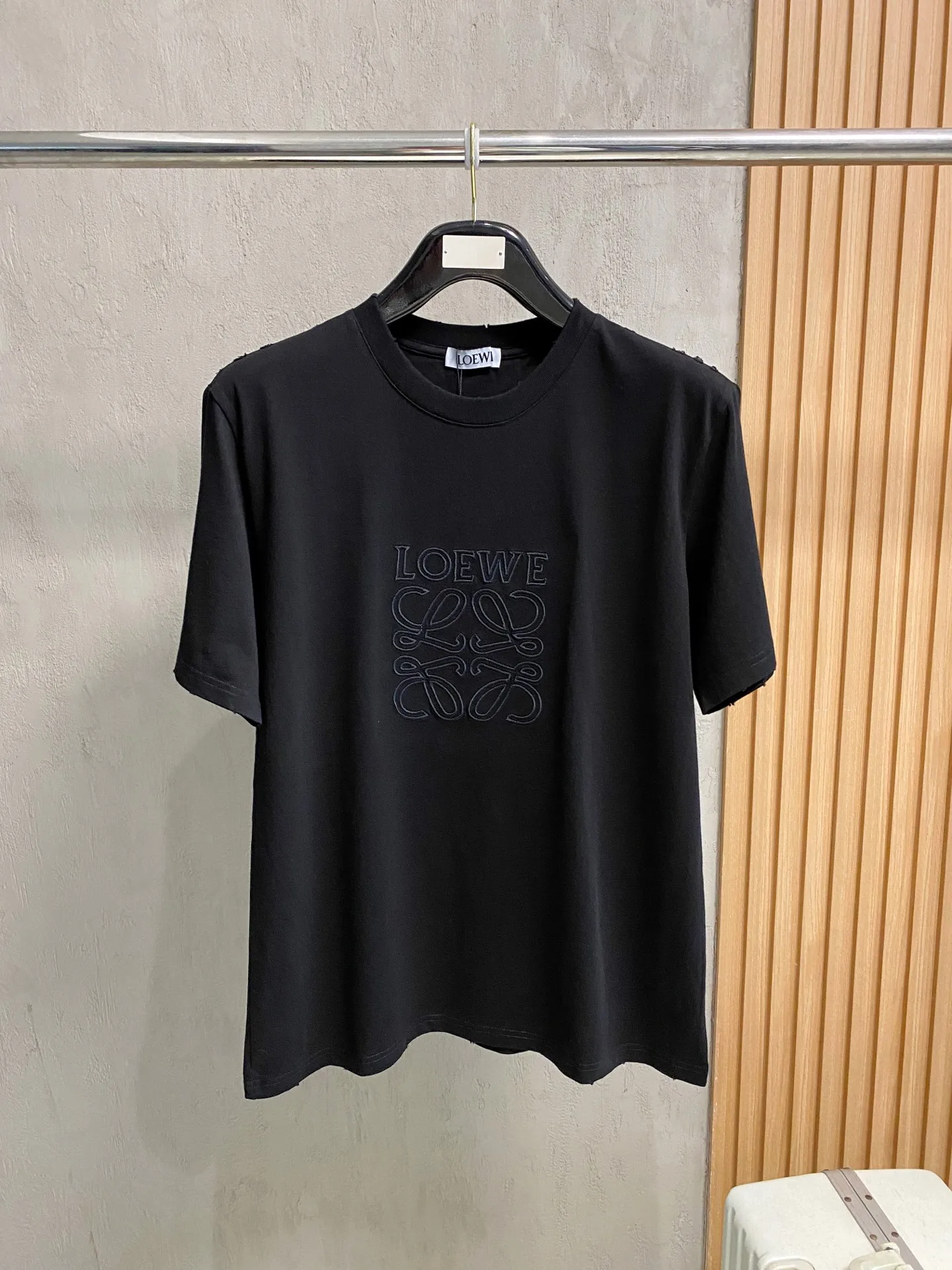 Loewe Latest short-sleeve round-neck T-shirt Loewe Latest short-sleeve round-neck T-shirt