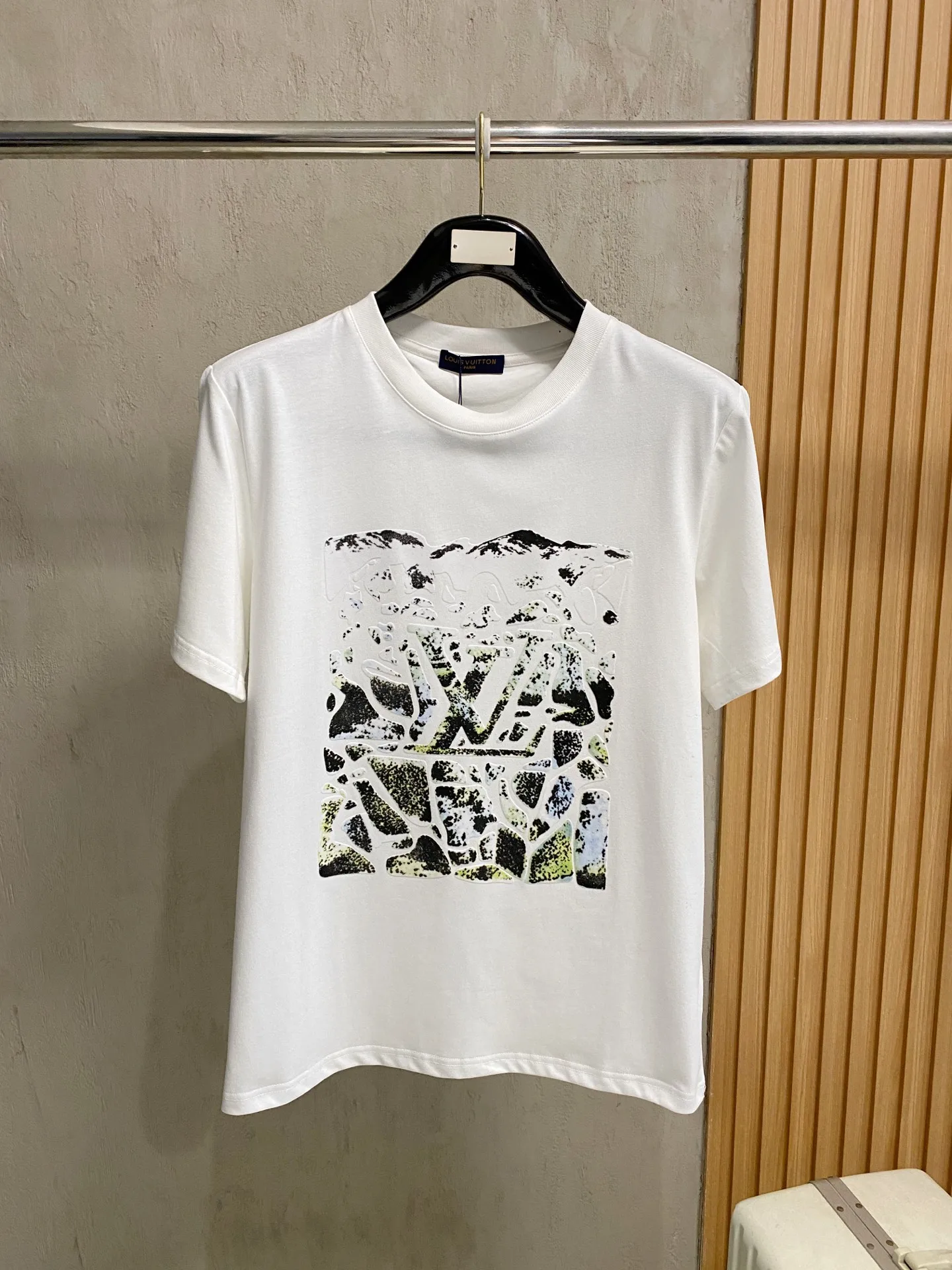 Louis Vuitton Skiing Series Short Sleeve T-Shirt Louis Vuitton Skiing Series Short Sleeve T-Shirt