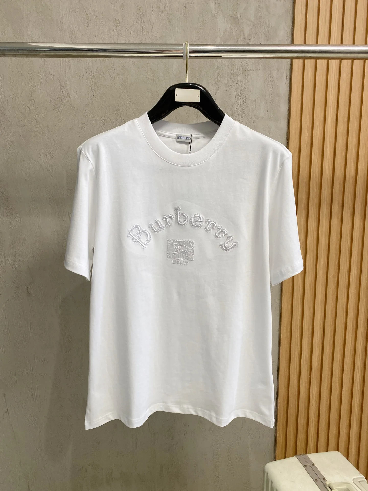 Burberry New Embroidered Round Neck Short Sleeve T-Shirt of War Horse