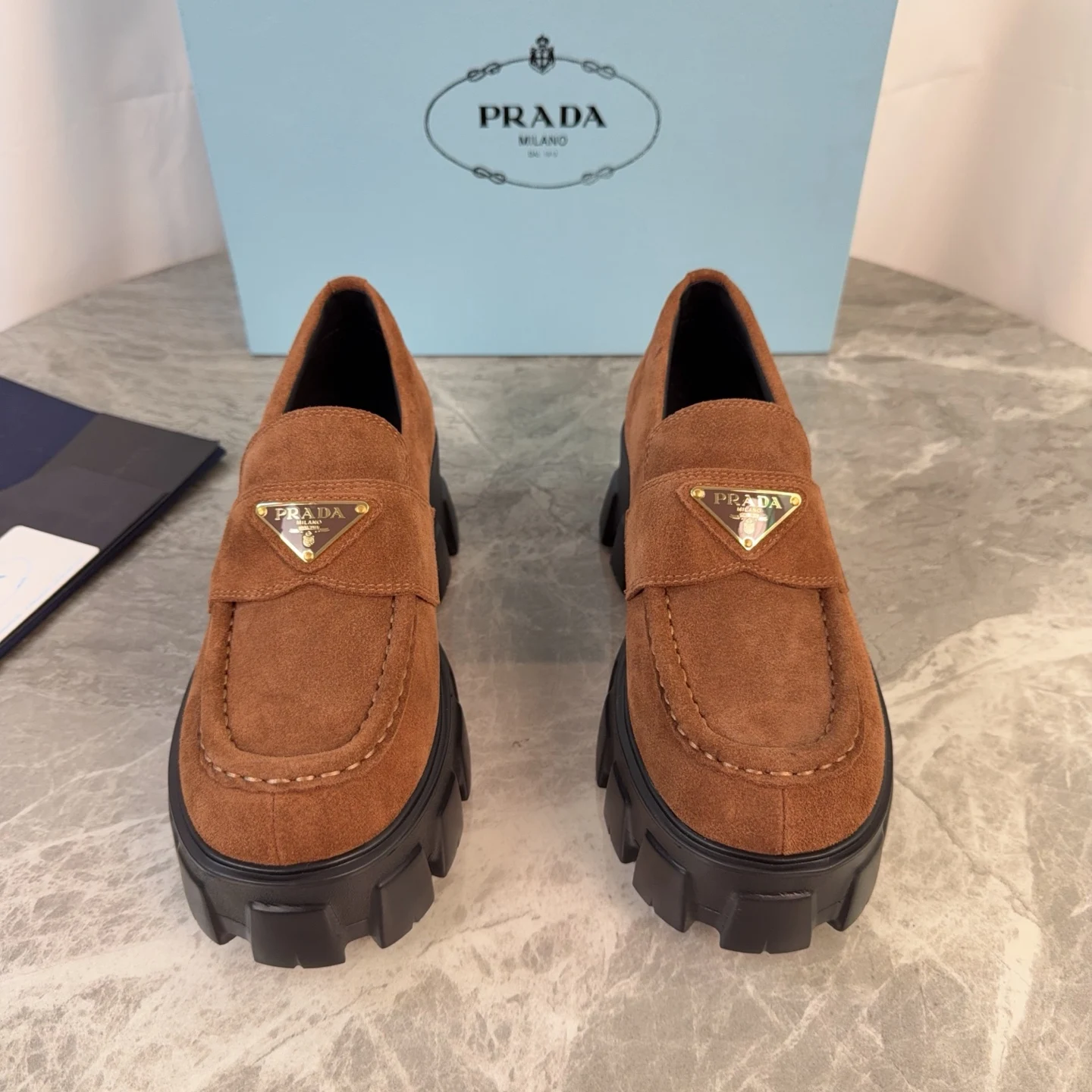 Prada Back-bottom loafers, couple s loafers. Prada Back-bottom loafers, couple s loafers.